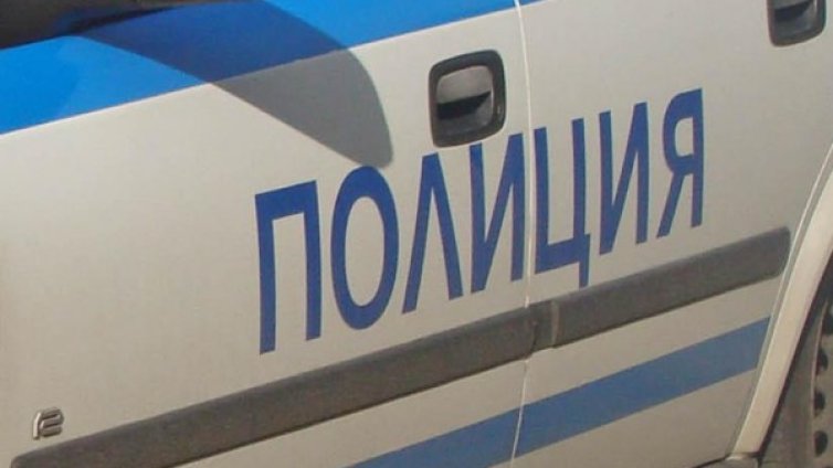 Мъж намушка с нож 80-годишен дядо 
