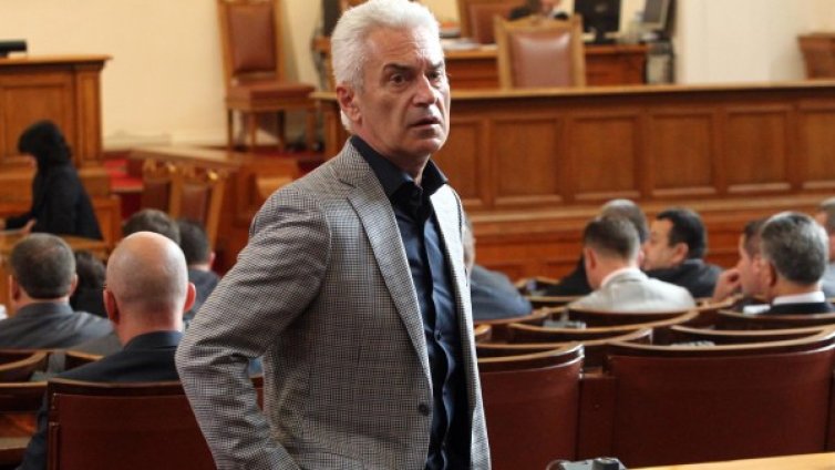 Орешарски да остане служебен премиер, предложи Сидеров 