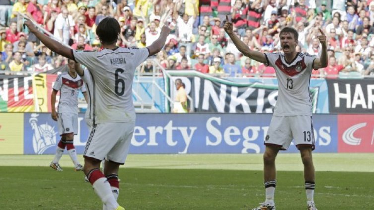 Томас Мюлер гилотинира Португалия