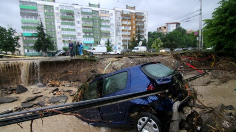 27 къщи в "Аспарухово" пред срутване 