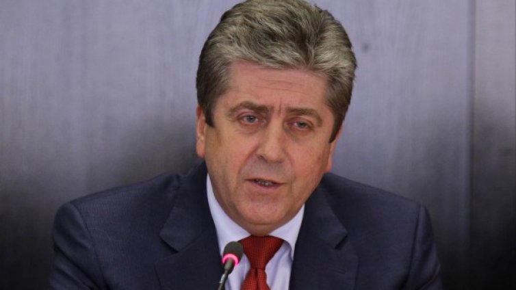 Станишев абдикира от БСП, смята Първанов 