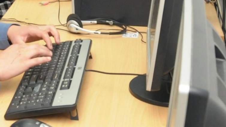 Задържаха педофил, разпространявал филми по интернет 