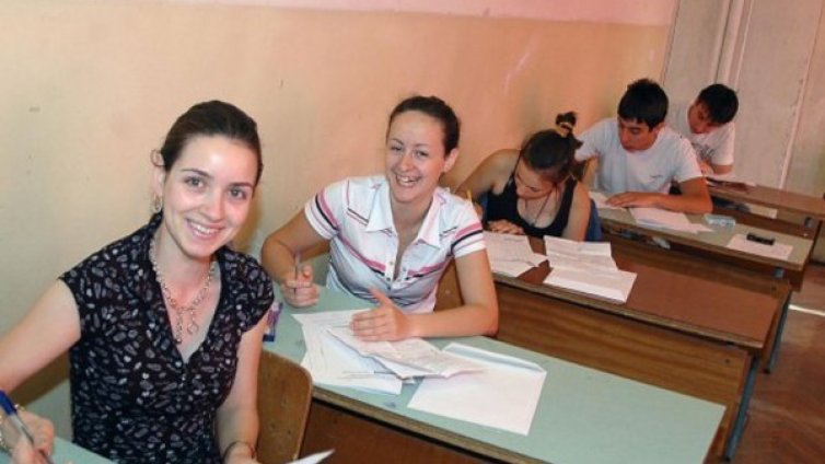Приетите на първото класиране седмокласници се записват от днес