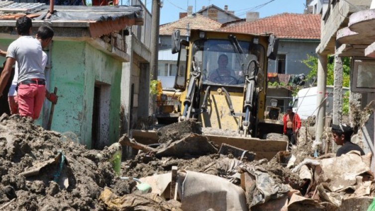 Дават 466 хил. лв. за училища във Варна и Добрич, пострадали от пороите