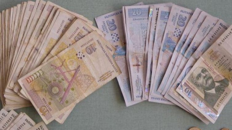 Жена "изгоря" с 12 000 лв. за разваляне на магия