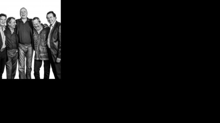 Monty&nbsp;Python Live (mostly) на екран в България!