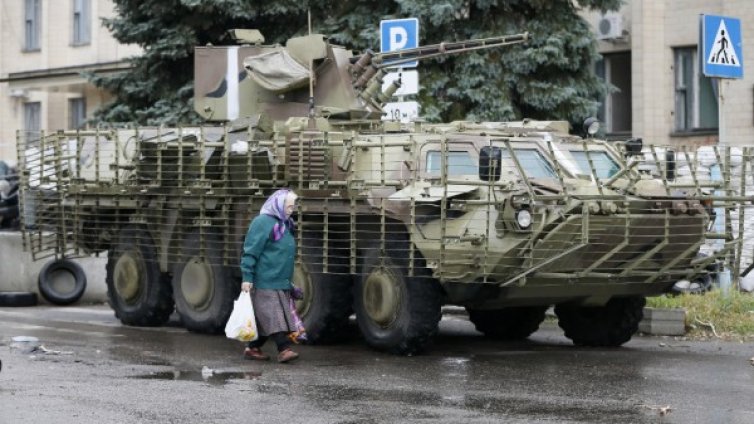 Донецк: призрачен град, чиито уплашени жители го напускат