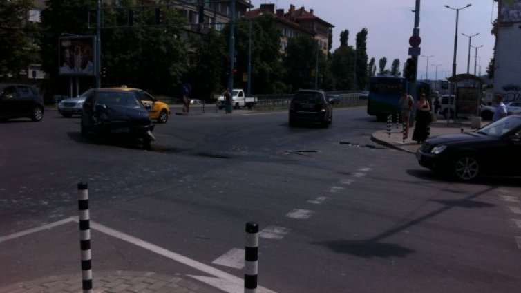 Нова катастрофа до спирка в Пловдив 