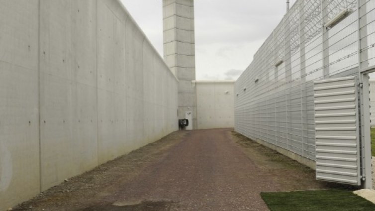 Братя близнаци влизат в затвора на Острова за измами у нас 