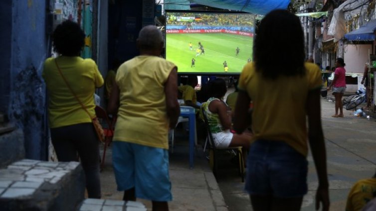 Новите човешки права &ndash; безплатен мач по телевизията?