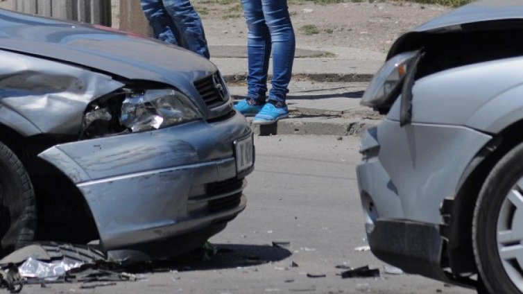 Нов сблъсък на пътя, петима са ранени край Симитли