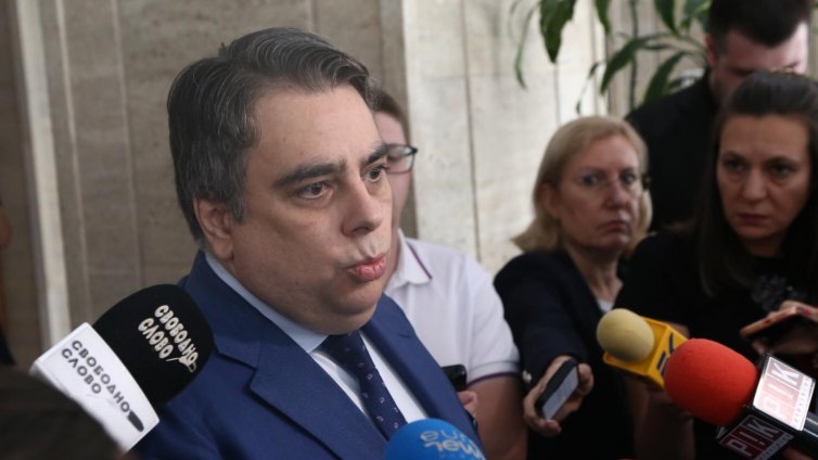 Асен Василев разясни как може ЕК да не ни удари със санкции за прекомерния дефицит  
