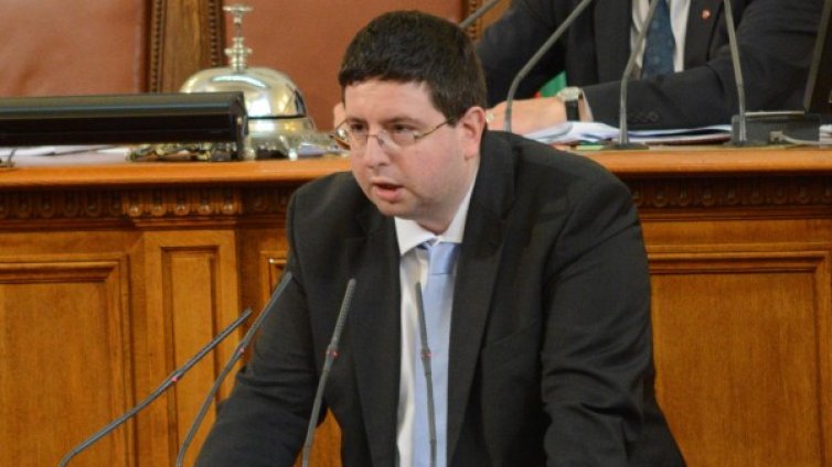 Дефицитът в Касата е 166 млн. лв., обяви Чобанов