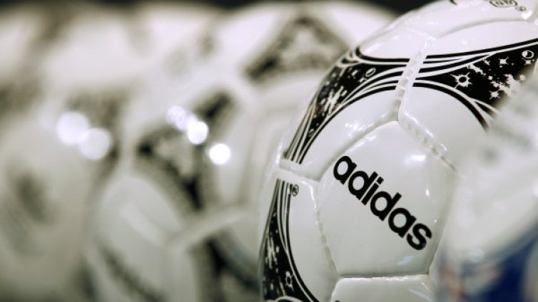 Аdidas ще облича Манчестър Юнайтед в следващите 10 г.