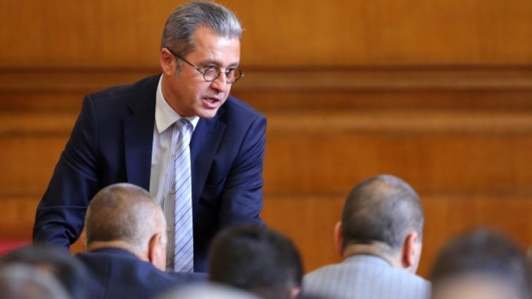 Парламентът реши: До 5 г. затвор за слухове срещу банки