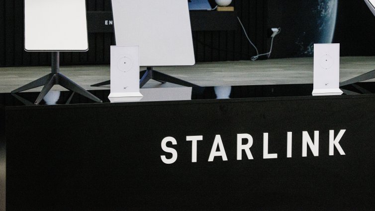 Starlink спря интернета на руските дронове, Киев благодари на Мъск 