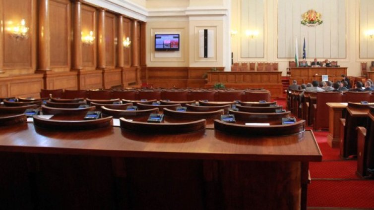 Очаквано НС остана без кворум. Нов опит &ndash; утре