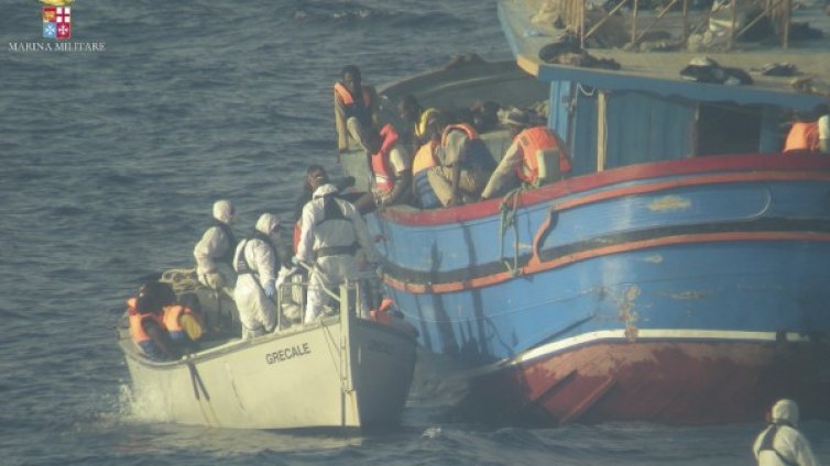 Броят на мигрантите през Средиземно море е близо 100 000 тази година