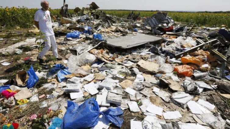 Зоната около разбилия се в Украйна Боинг е минирана