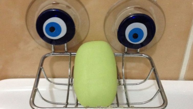 Тази метла май ме гледа...