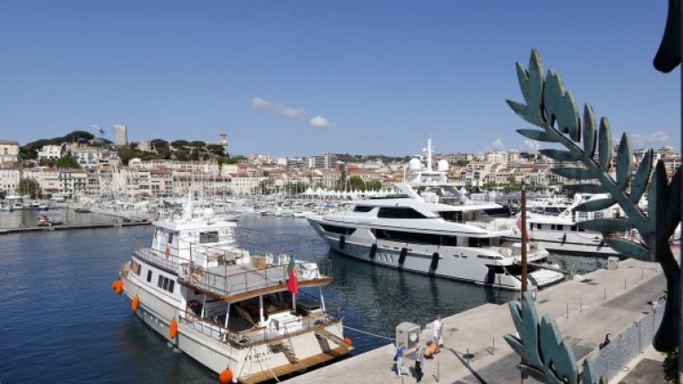 Богаташите се връщат в открито море 