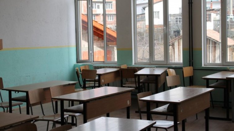 Ремонтират 35 училища и 30 детски градини във Варна