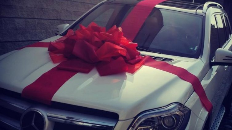 Николета се хвали с джип от Валери Божинов 