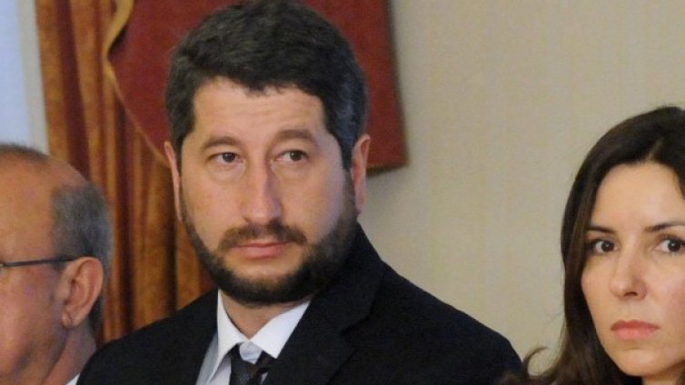 Министър Иванов ще плаща глоба за забавен членски внос