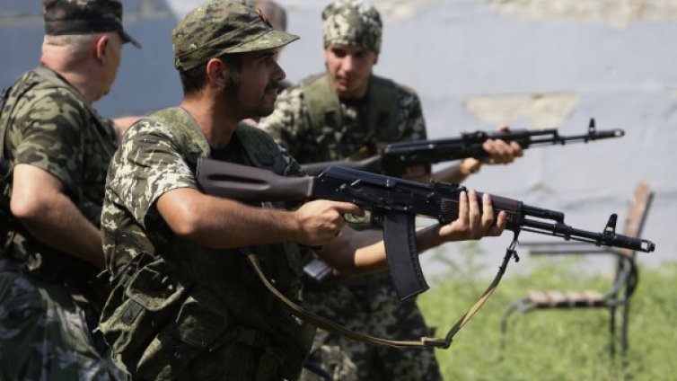 Испанци воюват с проруските бунтовници в Украйна