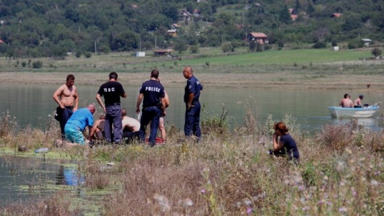 Две деца се удавиха в язовир край Враца