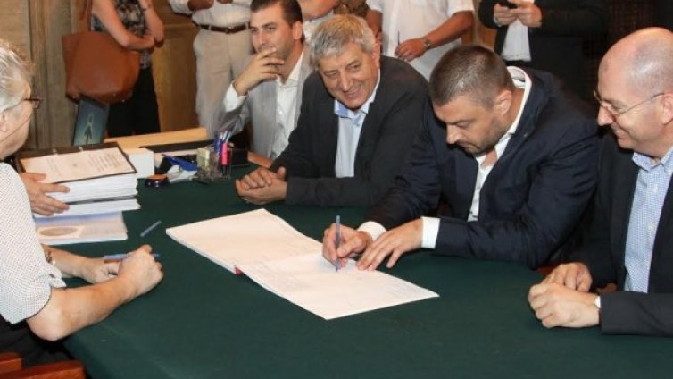 "Лидер" влезе в коалиция "България без цензура"