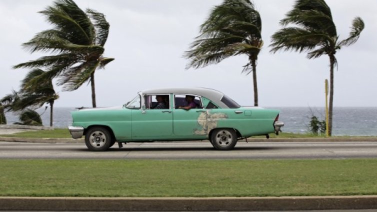Къде тоалетна хартия се намира по-трудно от консерва с яребица