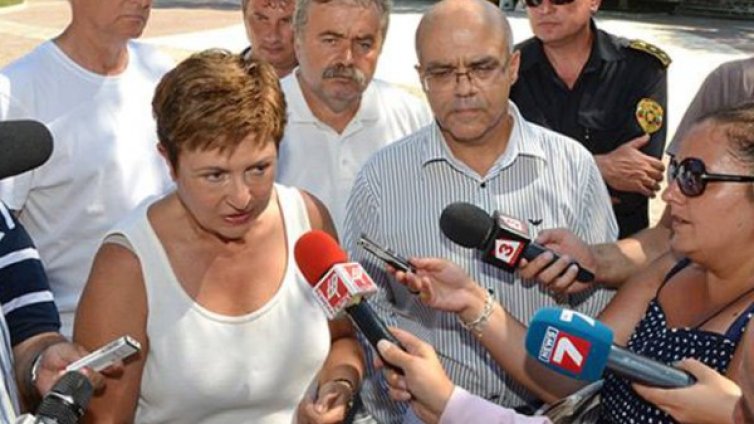 Кристалина Георгиева отказа &bdquo;ледена кофа&ldquo; за Мизия, но дари 5 бона