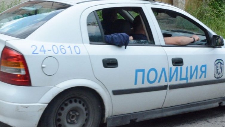 Полицията разследва кражба на 5400 евро