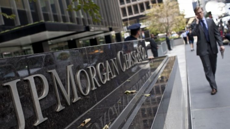 Wall Street къта млади банкери с по-високи заплати 