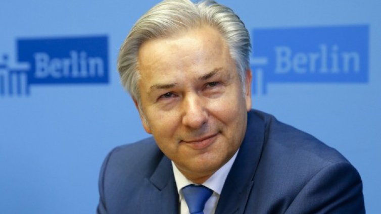 Кметът хомосексуалист на Берлин подава оставка