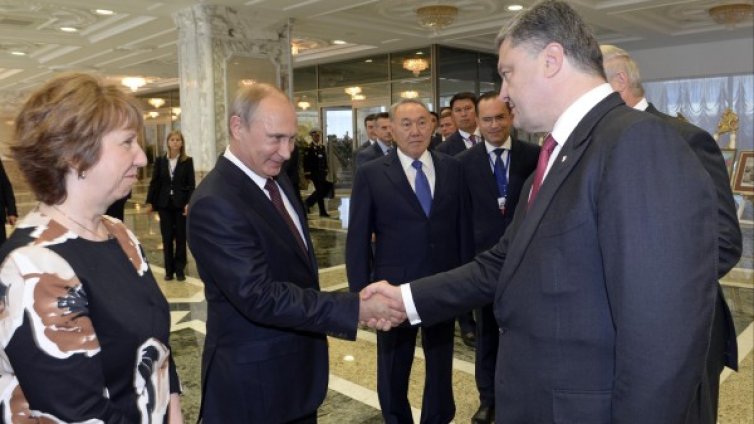 Путин и Порошенко говориха на различни езици в Минск