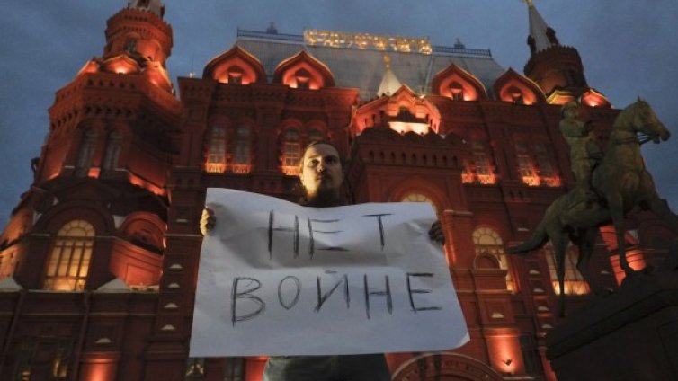 Президентът на Украйна си търси външен враг 