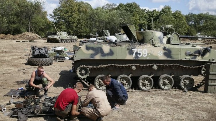 Украйна и Русия си размениха военни