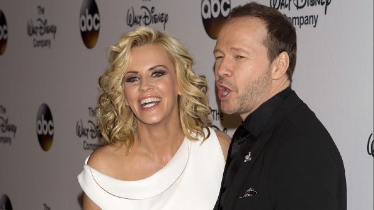 Джени Маккарти се омъжи за Дони Уолбърг