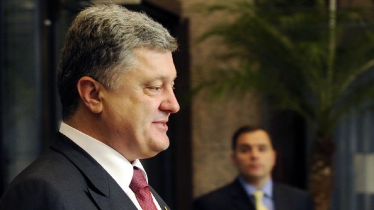 Порошенко пред дилема - да изгуби изборите или страната