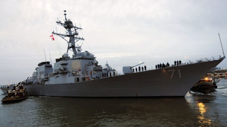 Американски ескадрен миноносец навлезе в Черно море