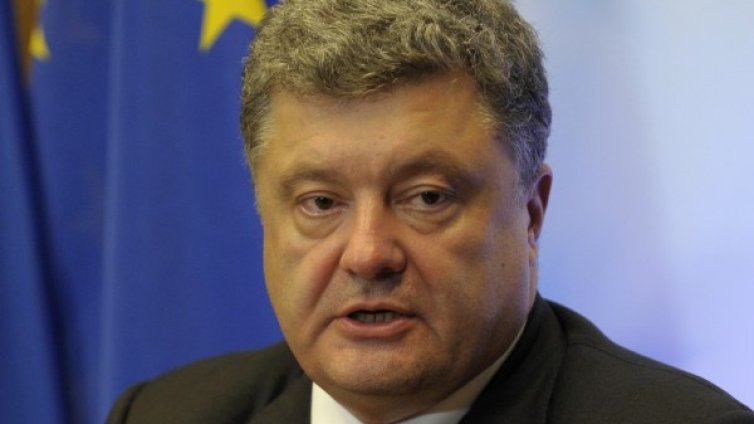 Порошенко ще спре огъня в Украйна, ако утре се утвърди поетапен мирен план 