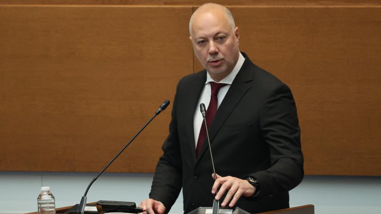 Желязков вече провежда срещи за това дали да се преформатира управлението