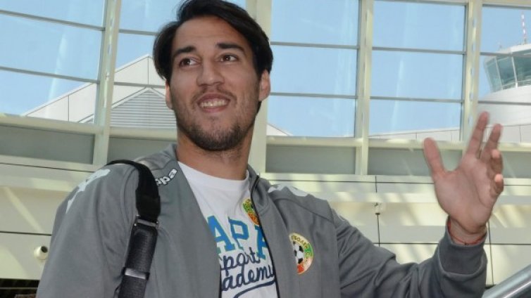 Сцепиха главата на Попето 