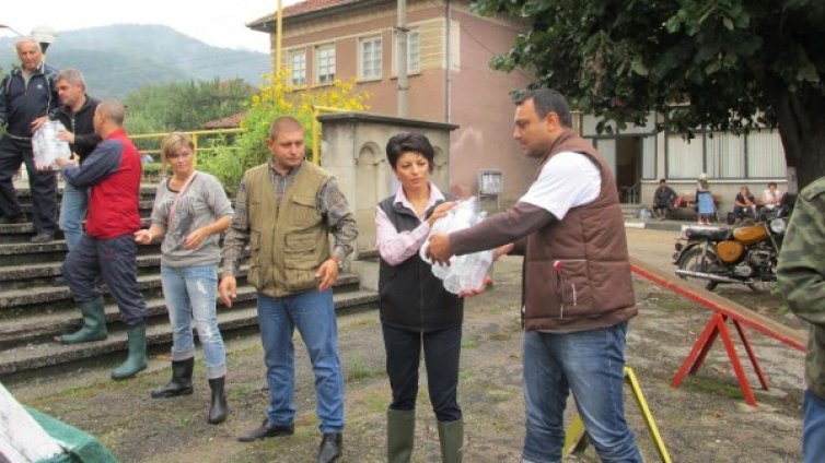 Кампания по време на потоп: ГЕРБ нагази в калта