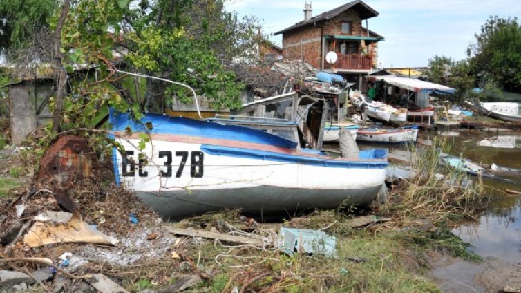 Бургас нямал водолази, които да прати на помощ в потопа