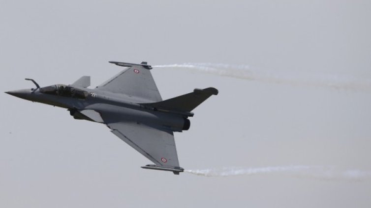 Франция нанесе първите си въздушни удари срещу джихадистите в Ирак