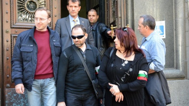 ЦИК осъжда нахлуването на недоволните кандидат-депутати в сградата й