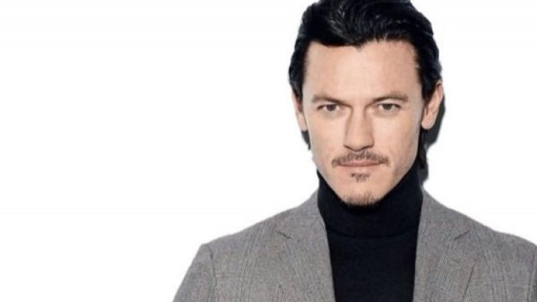 Люк Евънс: Не съм Робърт Патинсън 